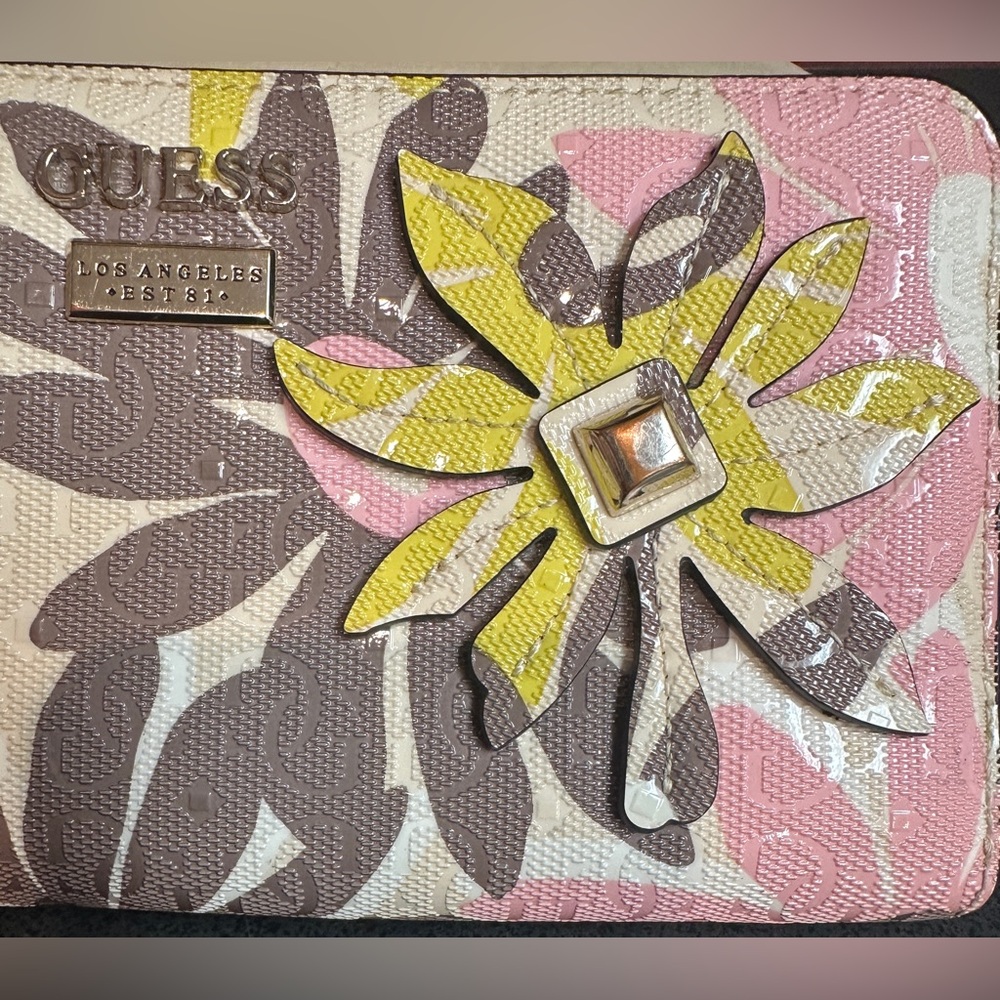 Guess MultiColor Floral Textured Coated Canvas/Fabric Zip Around Wristlet Wallet - Picture 9 of 16